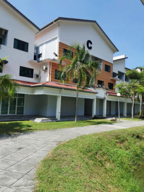 C 13 Lot 10 Pangkor Leisure Beach Studio